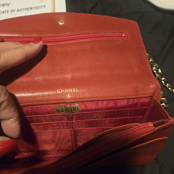 Last Call Chanel "Valentine Special" Vintage CC Dark Red Caviar Lambskin Leather - Picture 3 of 13